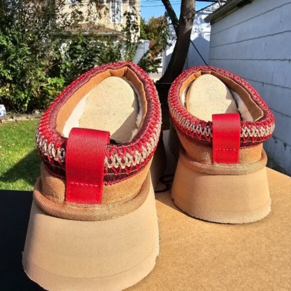 Ugg Tazz platform slippers in Chestnut - Picture 3 of 5